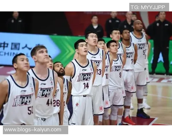 CBA精彩对决广州队迎战浙江稠州全力争胜展现篮球魅力 CBA精彩对决广州队迎战浙江稠州全力争胜展现篮球魅力