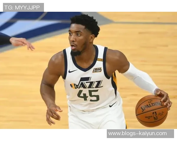 多诺万米切尔带领球队冲击季后赛展现超凡篮球才华与领导力