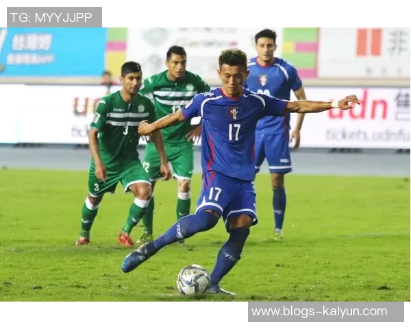 成都足球队的蜕变之旅：从地方球队到职业联赛的奋斗与荣耀